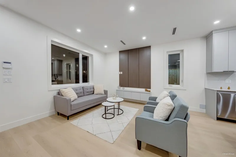 2 6730 HEATHER STREET - photo 4 of 25