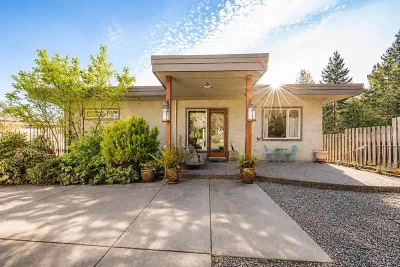6260 SUNRISE BOULEVARD - photo 3 of 40