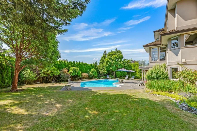 16672 77 AVENUE - photo 3 of 25