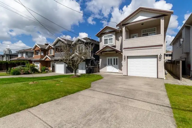 7487 ROSEWOOD STREET - photo 1 of 33
