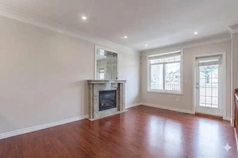 7487 ROSEWOOD STREET - photo 4 of 33