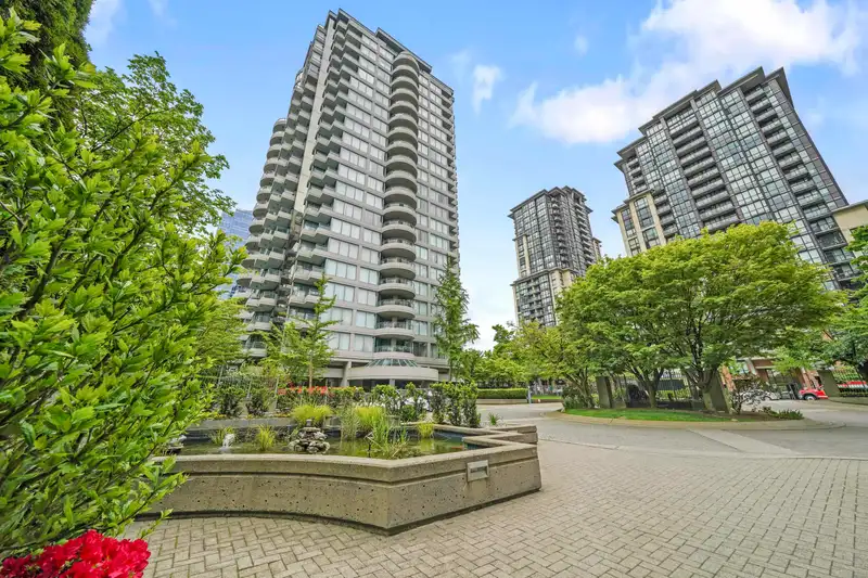 1104 13383 108 AVENUE - photo 1 of 36