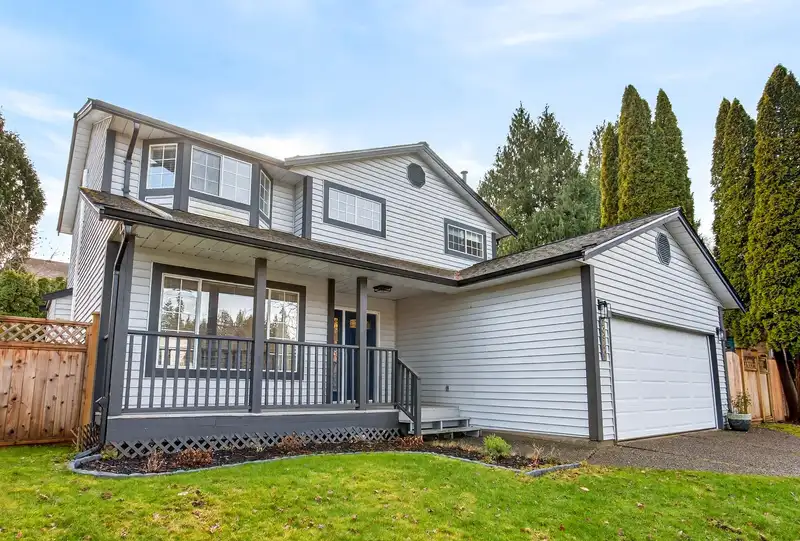 20940 94B AVENUE - photo 2 of 38