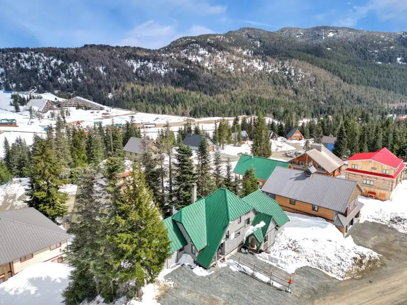 2 20919 SNOWFLAKE CRESCENT - photo 1 of 39