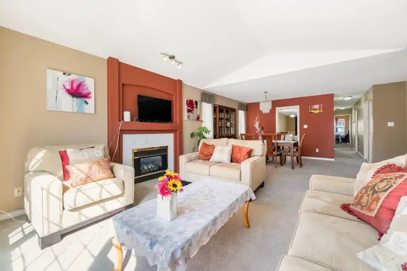 3156 JERVIS STREET - photo 2 of 32