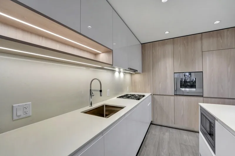 404 6200 MINORU BOULEVARD - photo 2 of 25