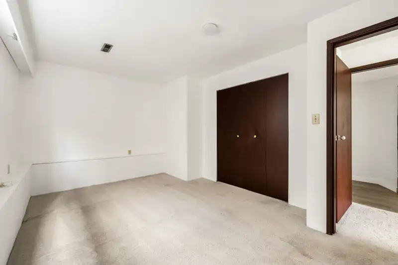 2539 E 34TH AVENUE - photo 3 of 32