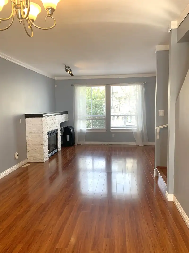 27 14952 58 AVENUE - photo 4 of 18