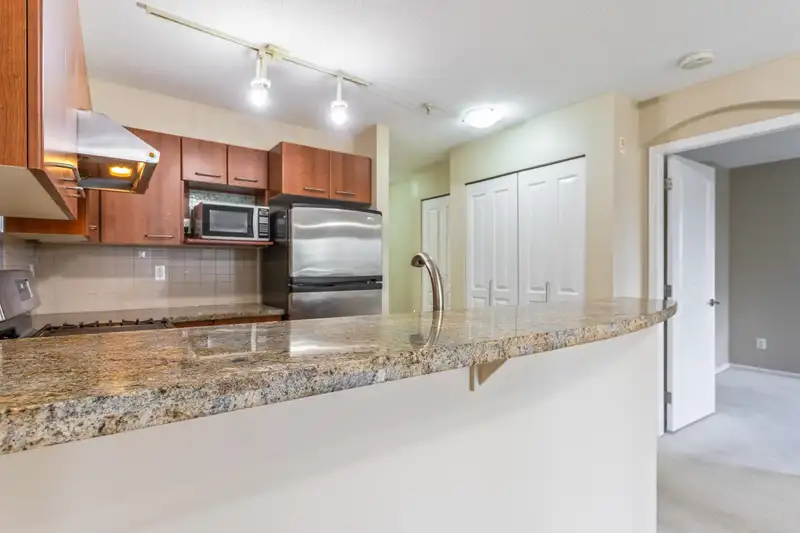 461 9100 FERNDALE ROAD - photo 4 of 33