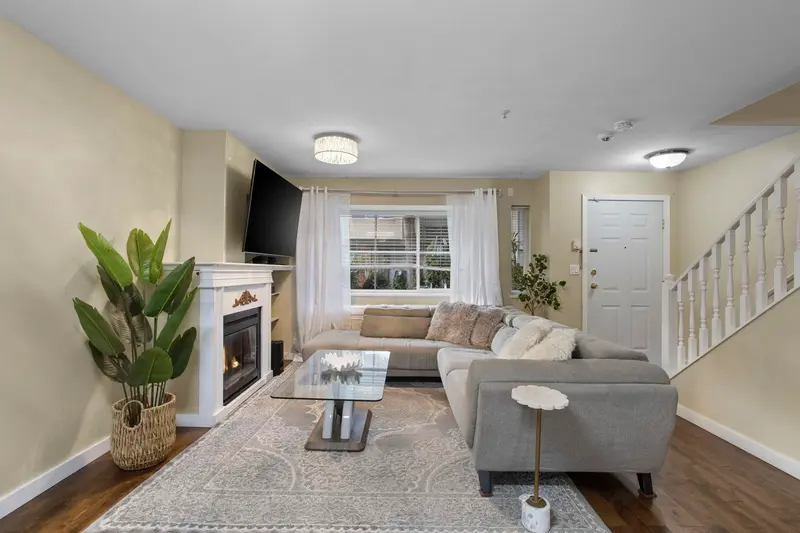 38 12449 191 STREET - photo 1 of 25