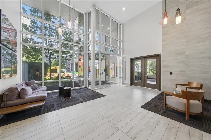 802 200 NELSON'S CRESCENT - photo 2 of 30