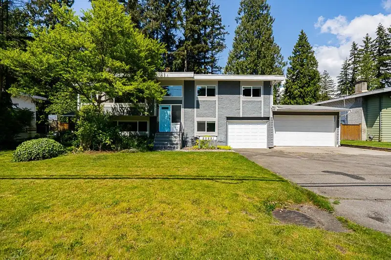 20581 42 AVENUE - photo 2 of 39