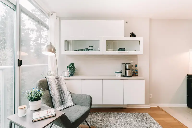 302 9288 UNIVERSITY CRESCENT - photo 3 of 21