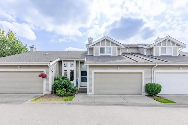24 20788 87 AVENUE - photo 1 of 31
