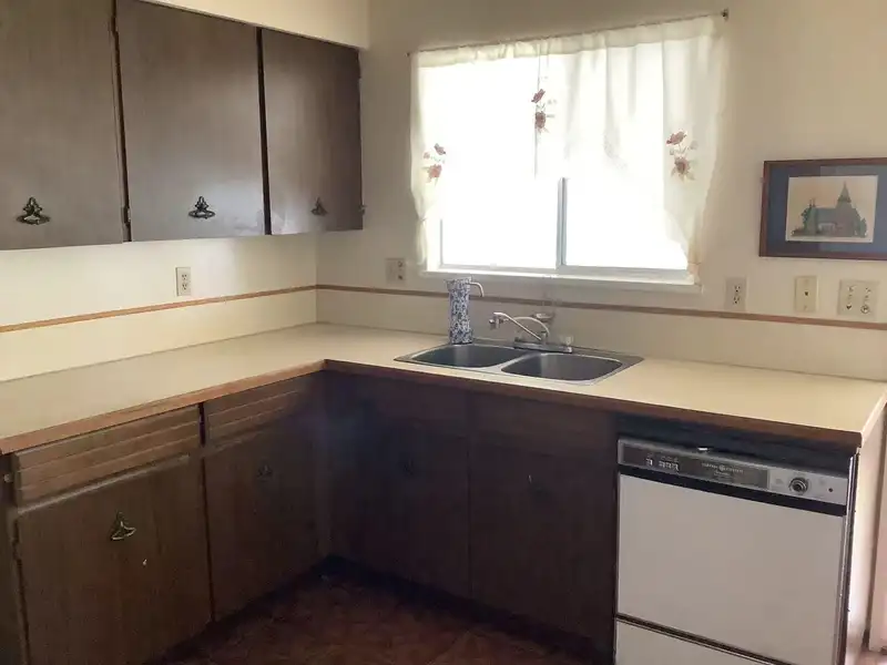 9880 FRANCIS ROAD - photo 4 of 18