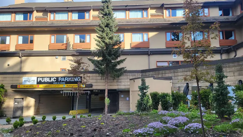 126 4220 GATEWAY DRIVE - photo 2 of 13