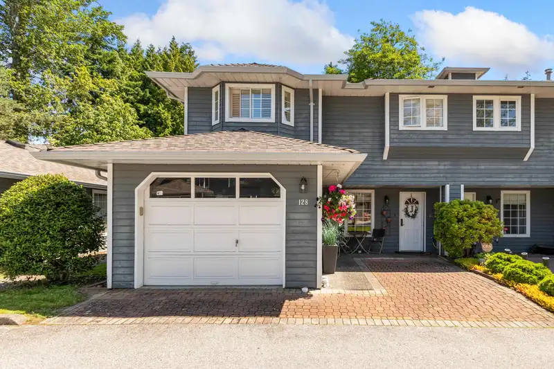 128 16335 14TH AVENUE - photo 1 of 29