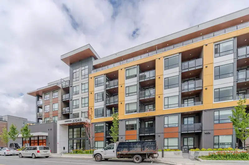 606 27249 ALDERGROVE TOWN CENTRE DRIVE - photo 2 of 33