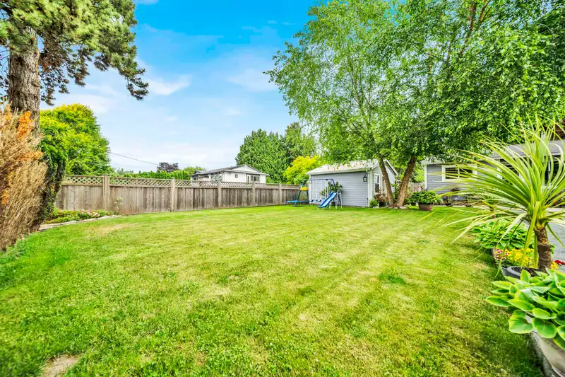 4174 BRADNER ROAD - photo 4 of 22