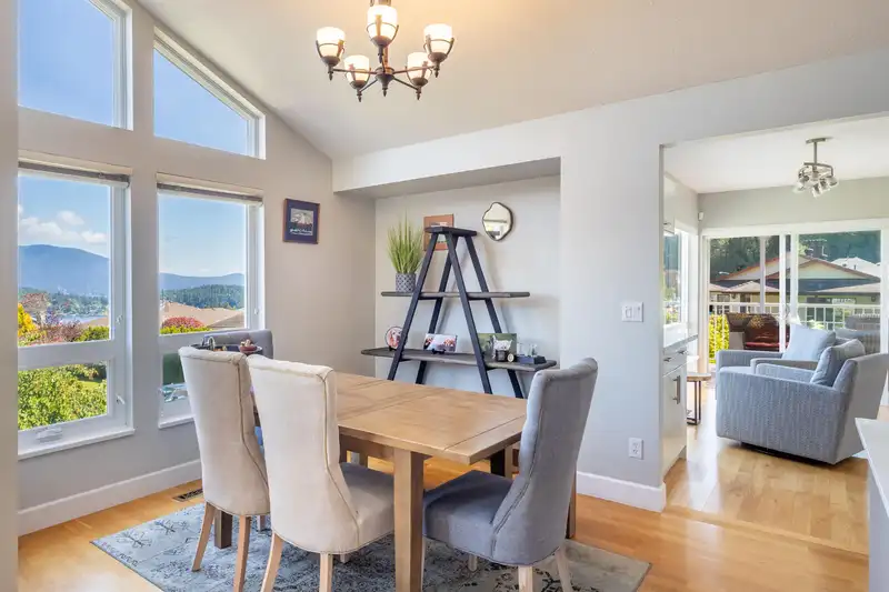 503 EAGLECREST DRIVE - photo 4 of 40