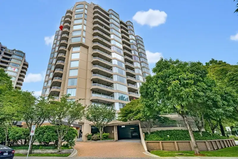 1606 1045 QUAYSIDE DRIVE - photo 1 of 40