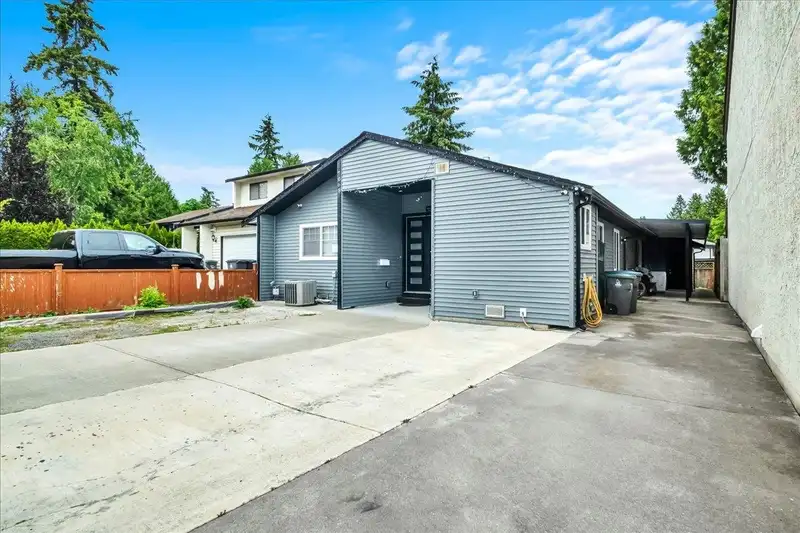 7068 129A AVENUE - photo 2 of 33
