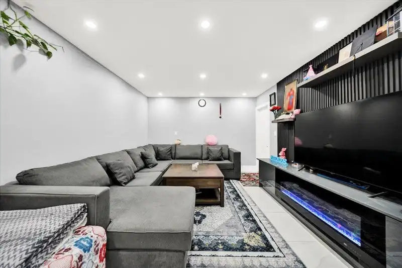 7068 129A AVENUE - photo 3 of 33