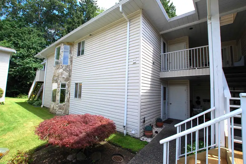 120 10584 153 STREET - photo 3 of 22