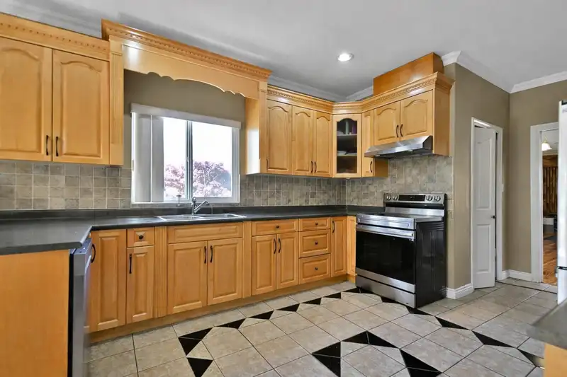 21008 BARKER AVENUE - photo 2 of 36