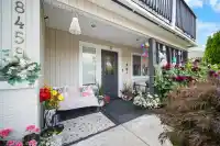 8459 DOERKSEN DRIVE - thumbnail 4