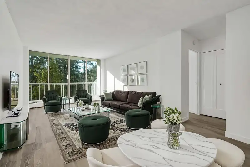 801 2020 FULLERTON AVENUE - photo 1 of 28
