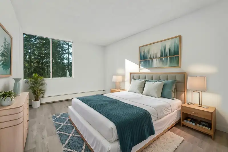801 2020 FULLERTON AVENUE - photo 2 of 28