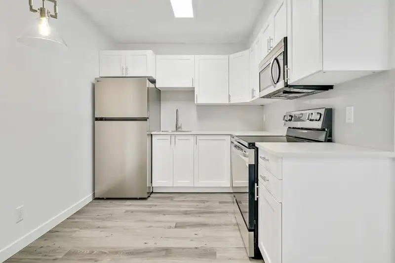 801 2020 FULLERTON AVENUE - photo 3 of 28