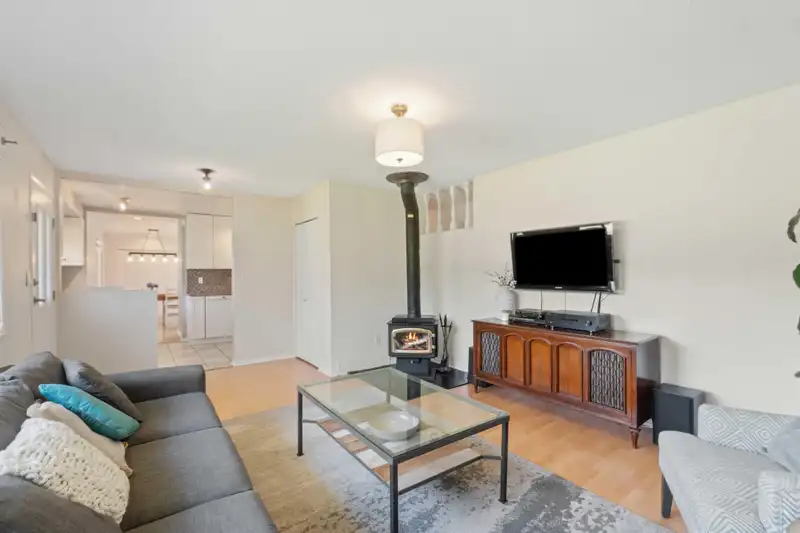 21017 STONEHOUSE AVENUE - photo 4 of 40