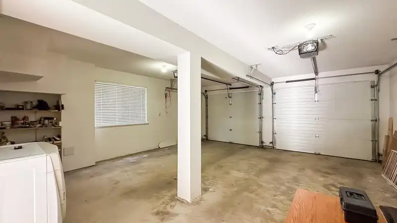 38 6568 193B STREET - photo 3 of 22