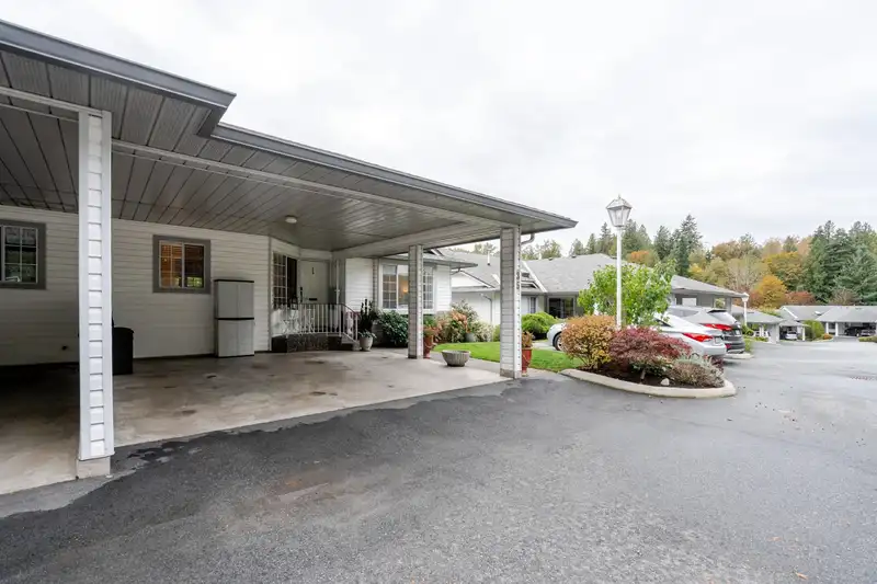 35 3351 HORN STREET - photo 2 of 40
