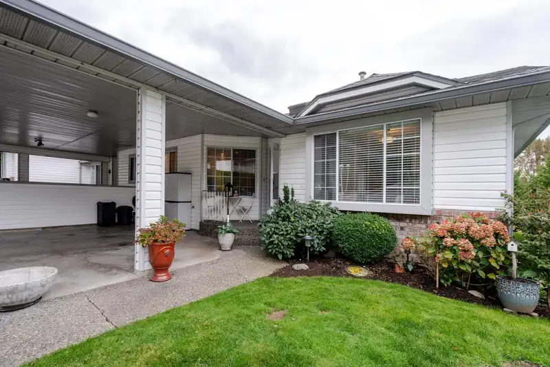 35 3351 HORN STREET - photo 3 of 40