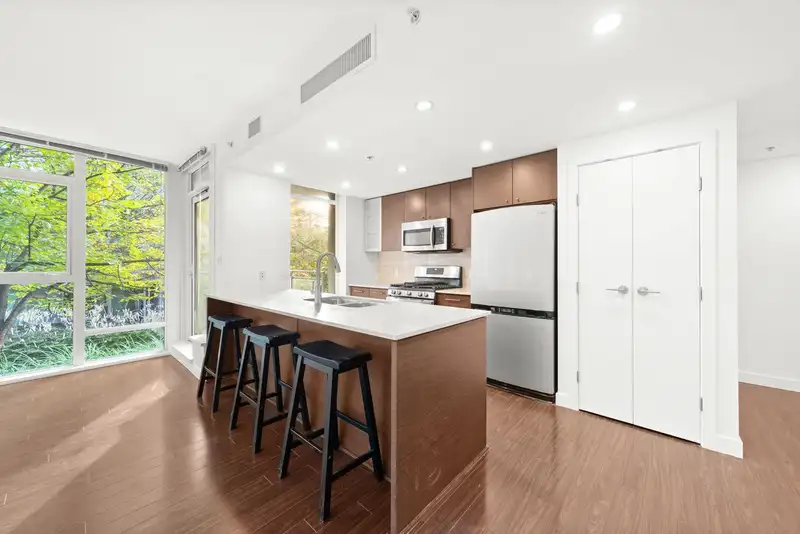 601 7371 WESTMINSTER HIGHWAY - photo 3 of 27