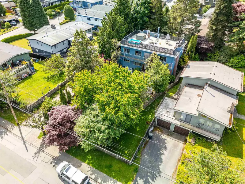 4660 BOND STREET - photo 2 of 27