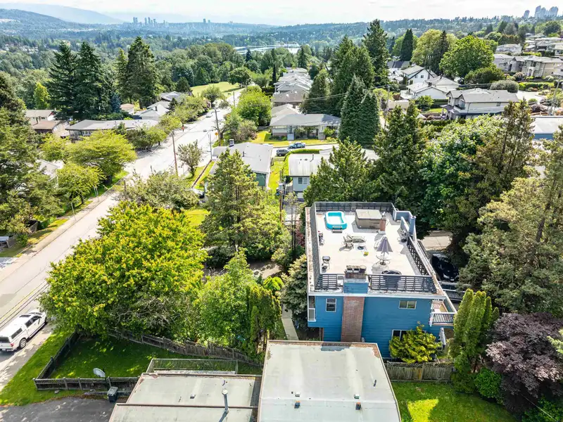 4660 BOND STREET - photo 4 of 27