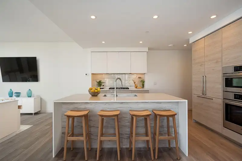904 680 QUAYSIDE DRIVE - photo 2 of 30