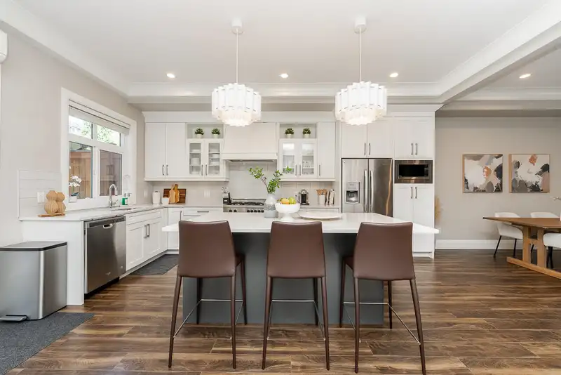 1 3411 ROXTON AVENUE - photo 1 of 40