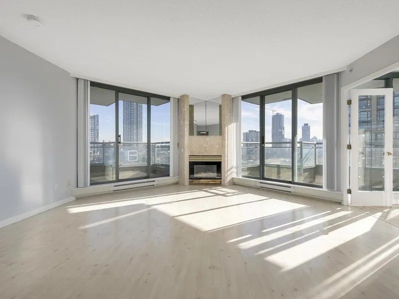 1301 13383 108 AVENUE - photo 3 of 25