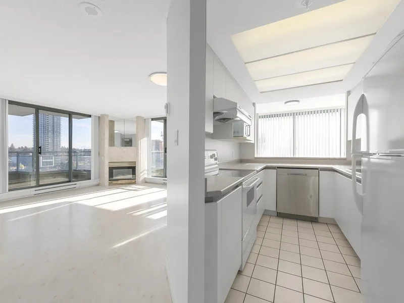 1301 13383 108 AVENUE - photo 4 of 25