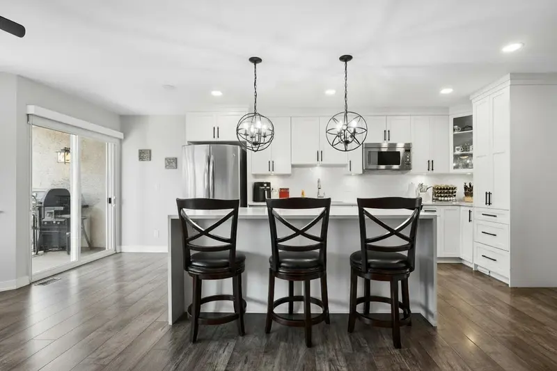 33 22488 116 AVENUE - photo 2 of 24