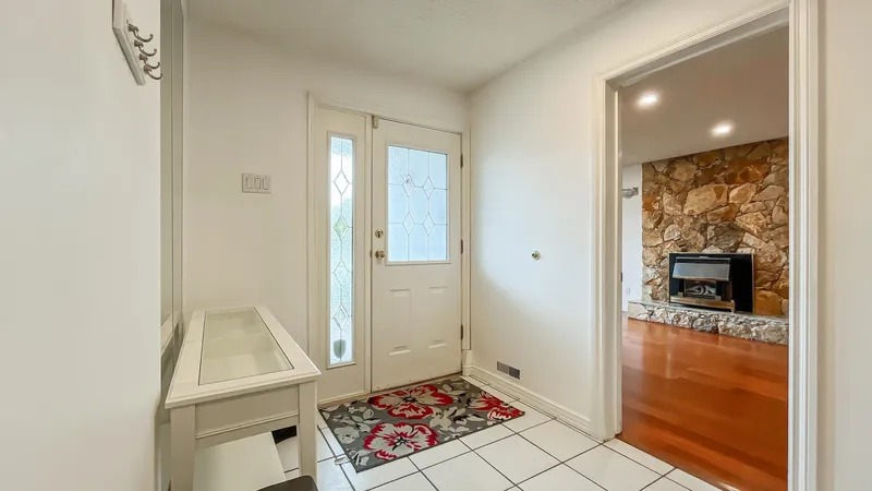 10531 HOLLYBANK DRIVE - photo 3 of 25