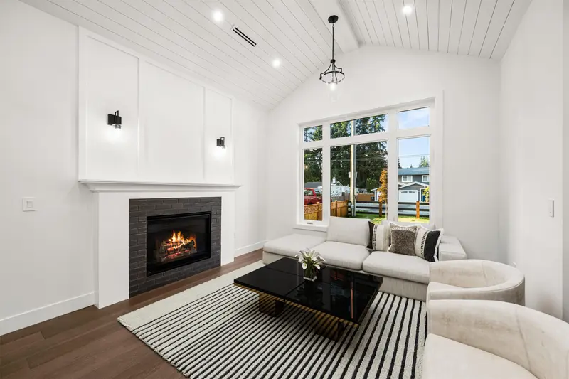 20334 42 AVENUE - photo 3 of 25