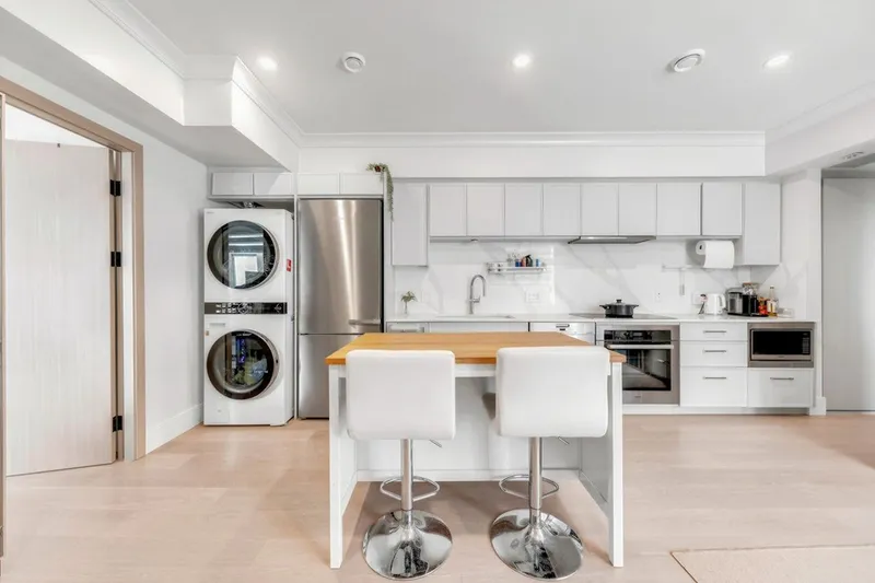 7709 GRANVILLE STREET - photo 2 of 10