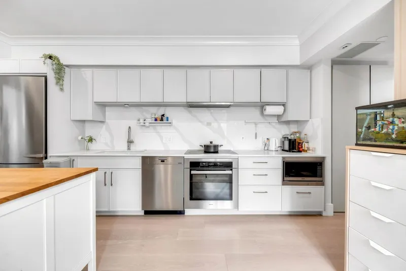 7709 GRANVILLE STREET - photo 3 of 10