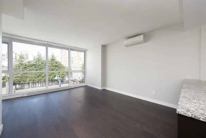 508 6180 COONEY ROAD - photo 2 of 29